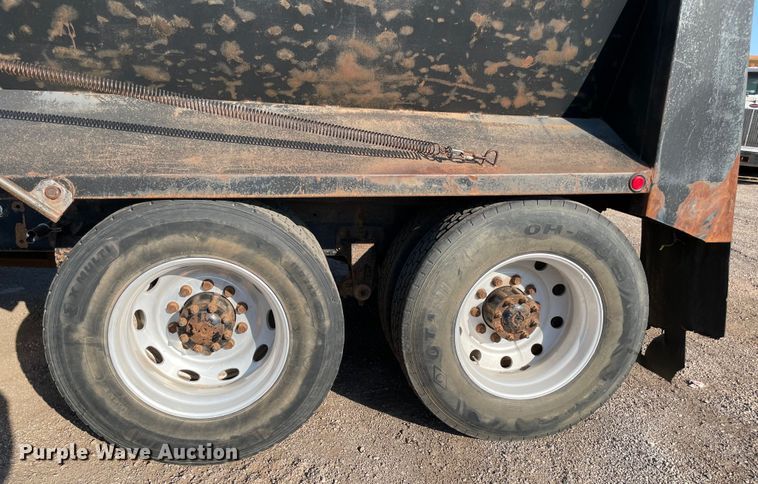 image for item MR9412 1994 Peterbilt 377  dump truck