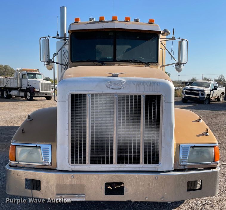 image for item MR9413 1998 Peterbilt 377  dump truck