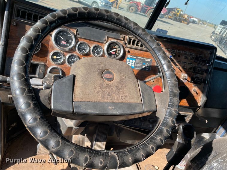 image for item MR9413 1998 Peterbilt 377  dump truck