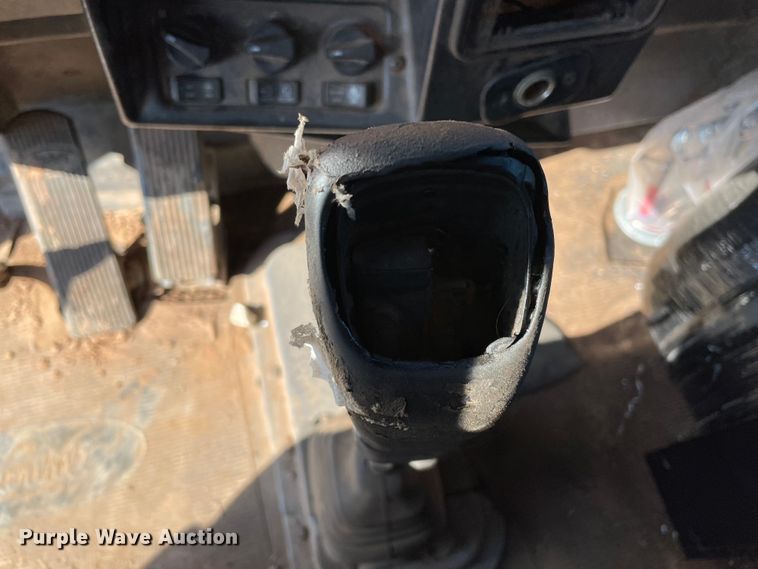 image for item MR9413 1998 Peterbilt 377  dump truck