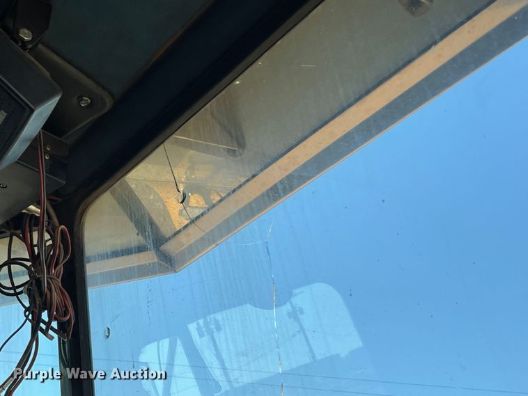 image for item MR9413 1998 Peterbilt 377  dump truck