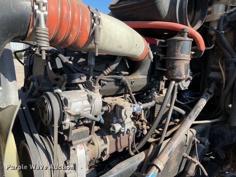 image for item MR9413 1998 Peterbilt 377  dump truck