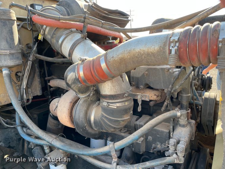 image for item MR9413 1998 Peterbilt 377  dump truck