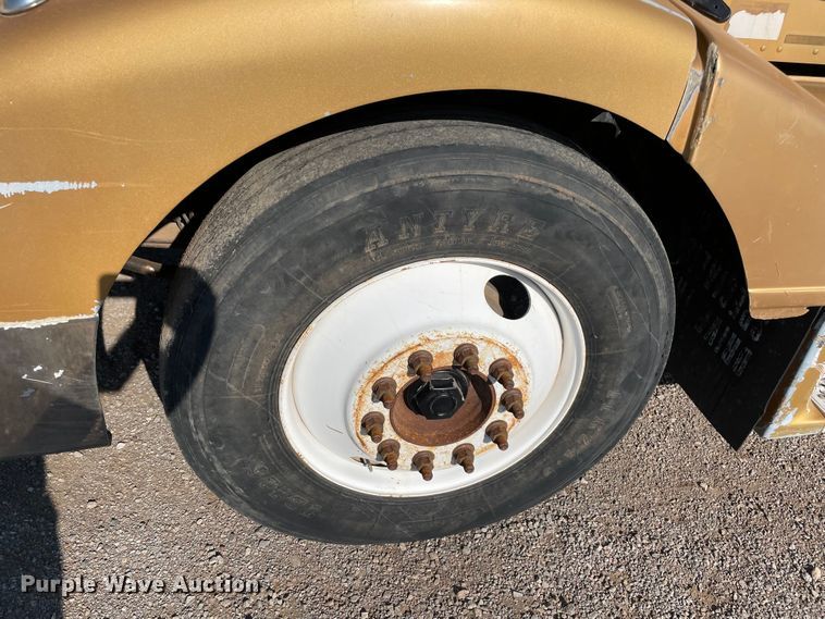 image for item MR9413 1998 Peterbilt 377  dump truck