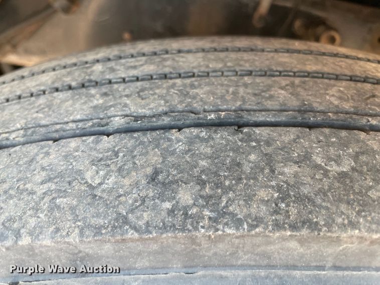 image for item MR9413 1998 Peterbilt 377  dump truck