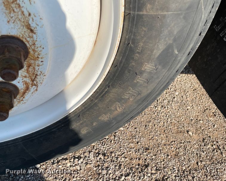 image for item MR9413 1998 Peterbilt 377  dump truck