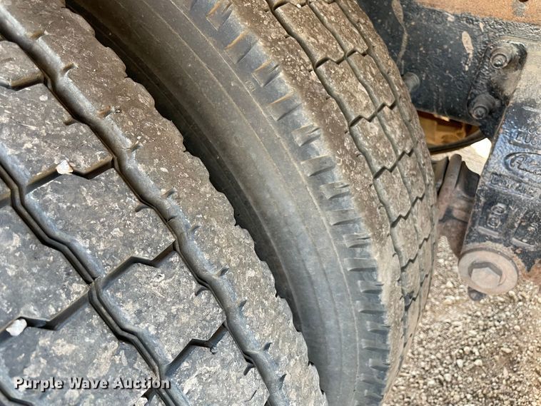 image for item MR9413 1998 Peterbilt 377  dump truck