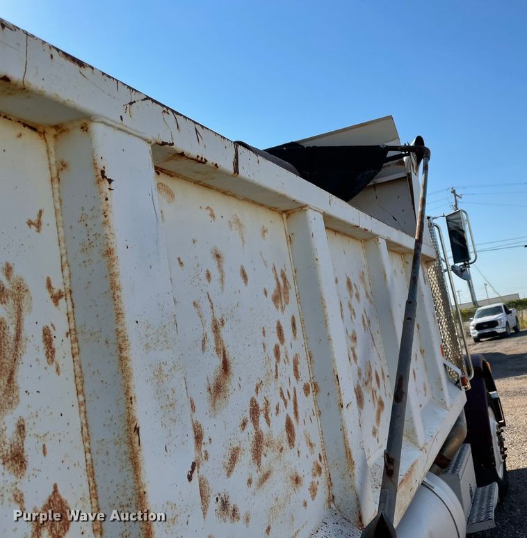 image for item MR9414 1989 Peterbilt 378  dump truck