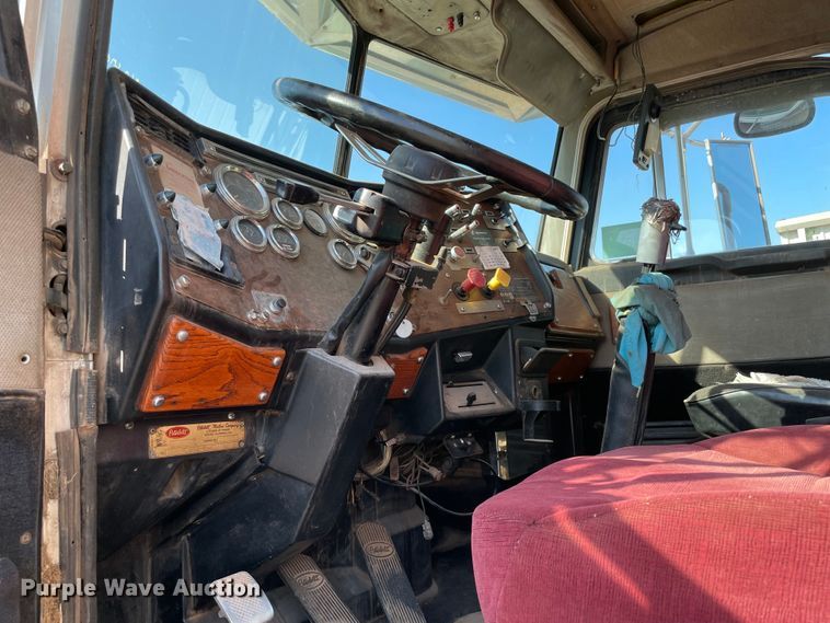 image for item MR9414 1989 Peterbilt 378  dump truck