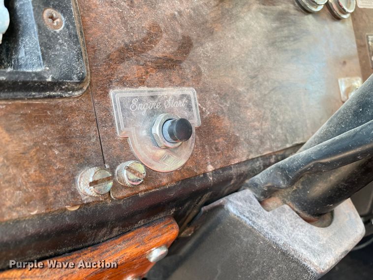 image for item MR9414 1989 Peterbilt 378  dump truck