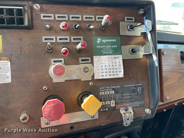 image for item MR9414 1989 Peterbilt 378  dump truck