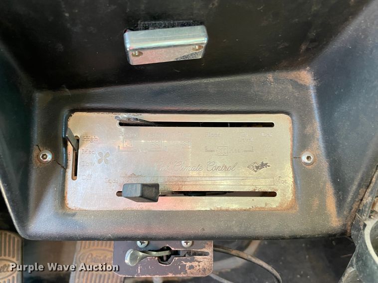 image for item MR9414 1989 Peterbilt 378  dump truck