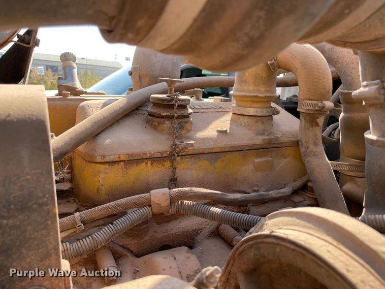 image for item MR9414 1989 Peterbilt 378  dump truck