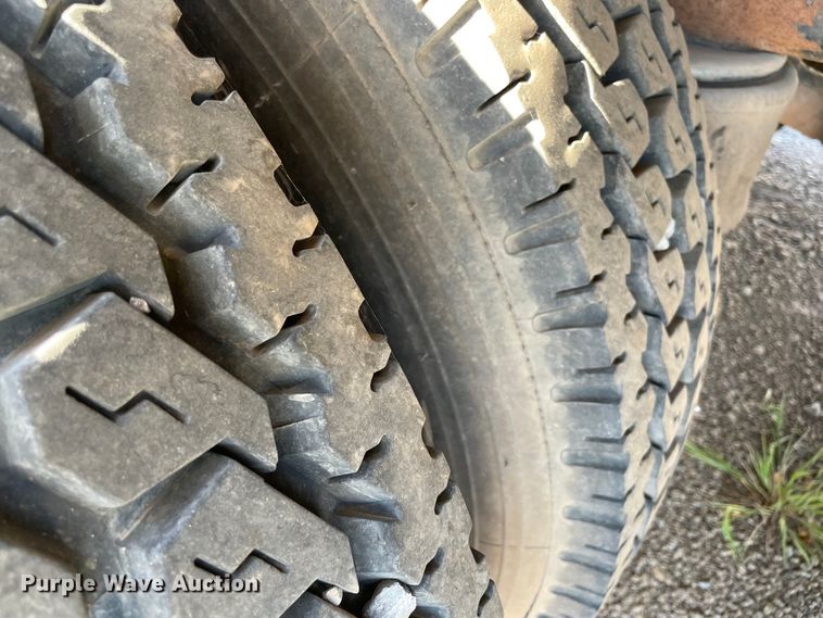 image for item MR9414 1989 Peterbilt 378  dump truck