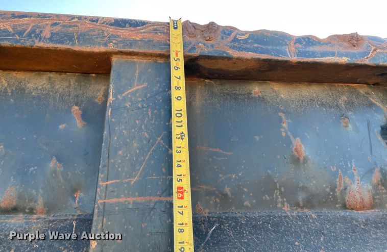 image for item MR9415 2000 Mack CH613  dump truck