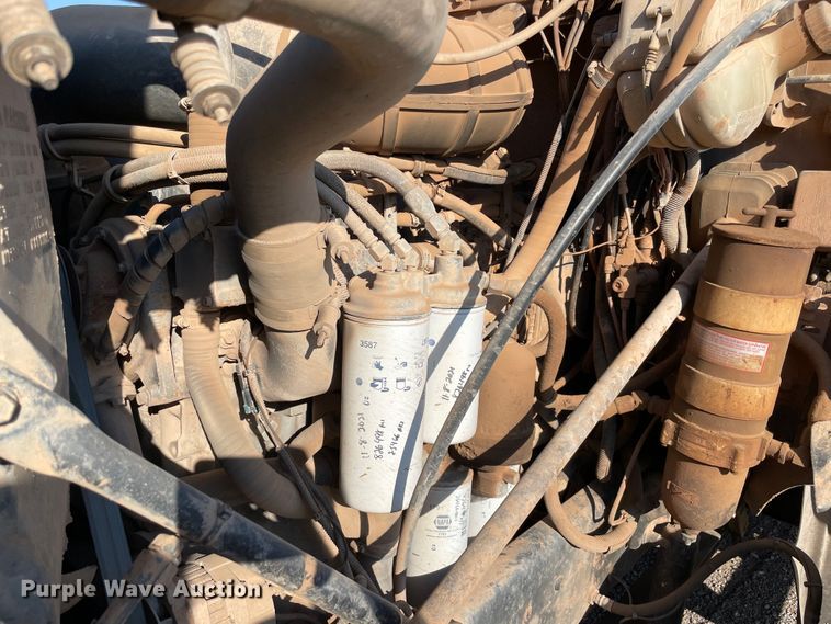 image for item MR9415 2000 Mack CH613  dump truck