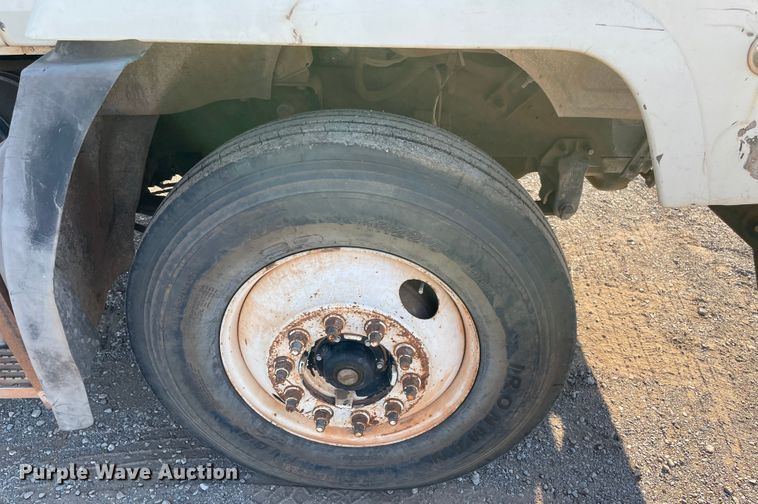 image for item MR9415 2000 Mack CH613  dump truck