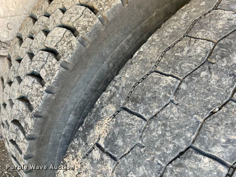 image for item MR9415 2000 Mack CH613  dump truck