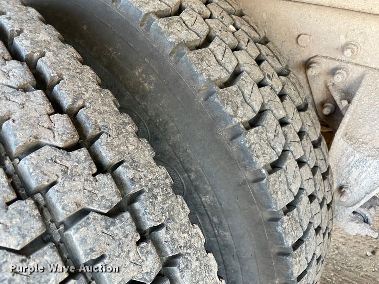 image for item MR9415 2000 Mack CH613  dump truck