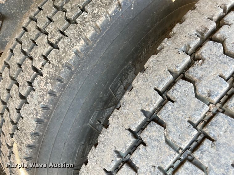 image for item MR9415 2000 Mack CH613  dump truck