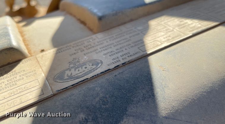 image for item MR9415 2000 Mack CH613  dump truck