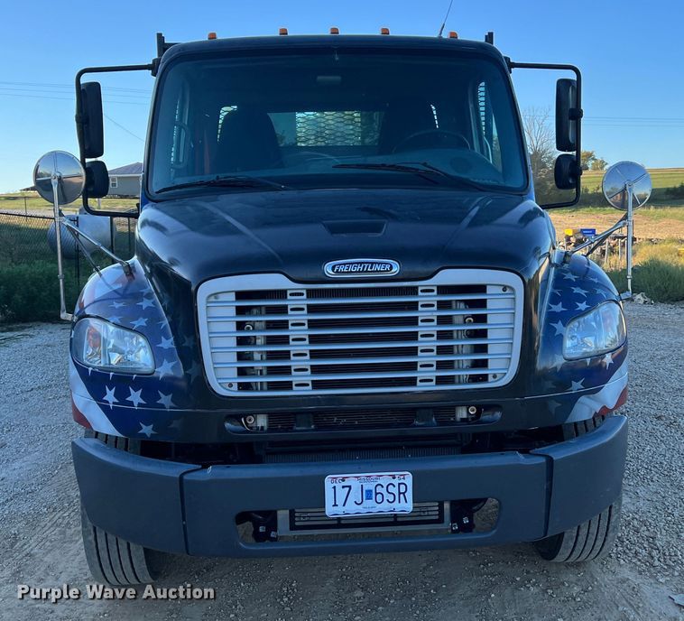 image for item MR9915 2015 Freightliner Business Class M2  flatbed truck