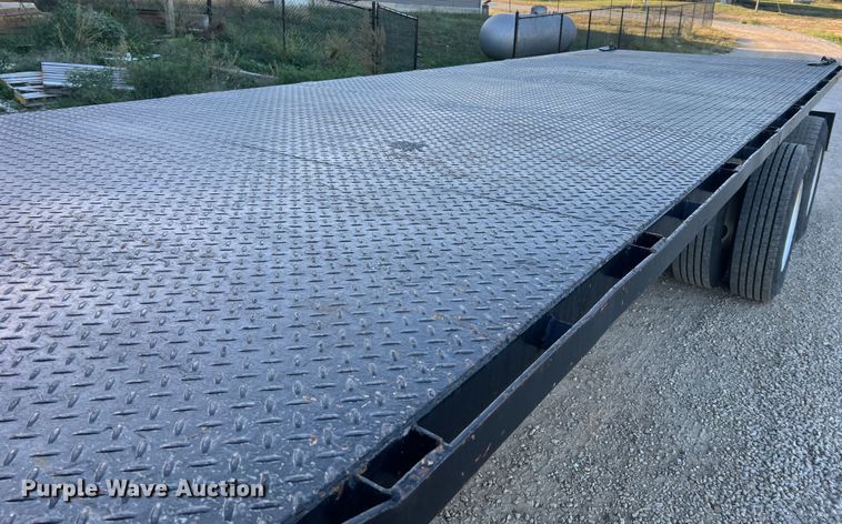 image for item MR9915 2015 Freightliner Business Class M2  flatbed truck