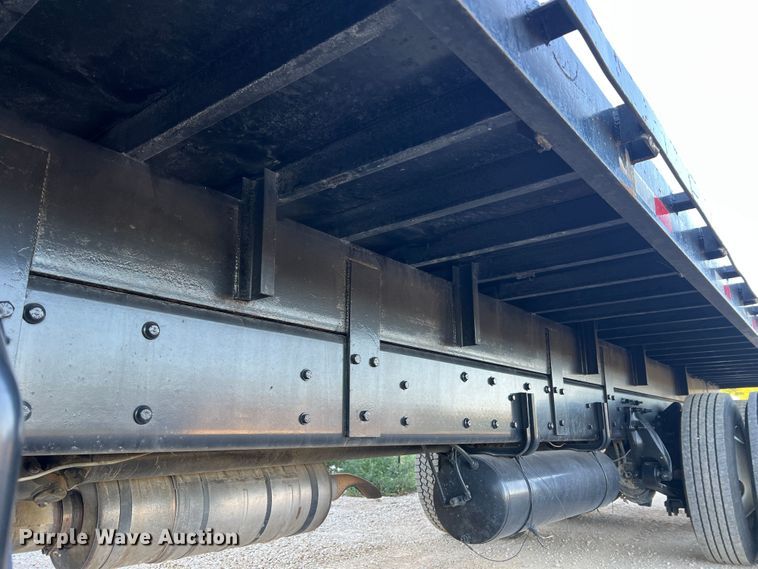 image for item MR9915 2015 Freightliner Business Class M2  flatbed truck