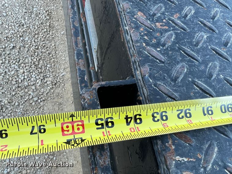 image for item MR9915 2015 Freightliner Business Class M2  flatbed truck