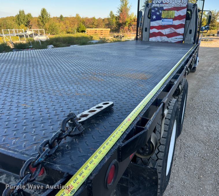 image for item MR9915 2015 Freightliner Business Class M2  flatbed truck