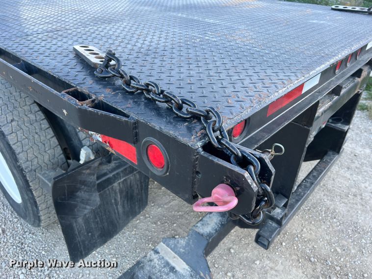 image for item MR9915 2015 Freightliner Business Class M2  flatbed truck