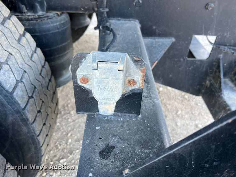 image for item MR9915 2015 Freightliner Business Class M2  flatbed truck