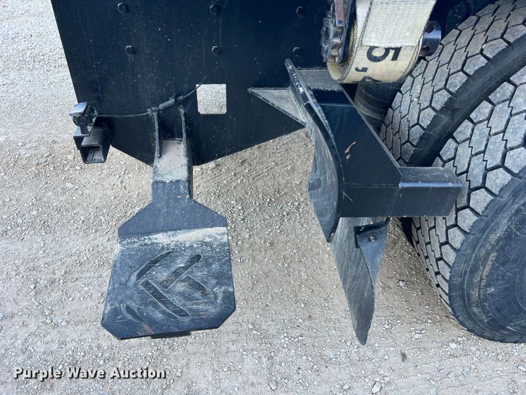 image for item MR9915 2015 Freightliner Business Class M2  flatbed truck