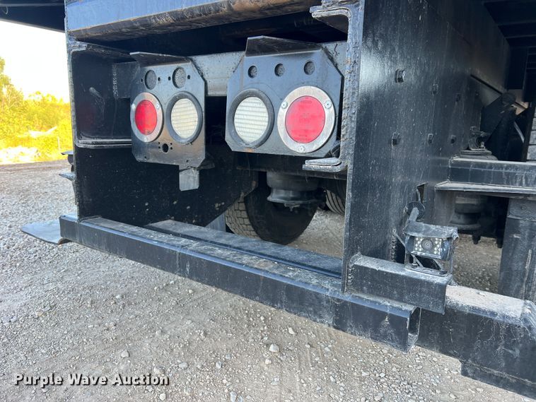 image for item MR9915 2015 Freightliner Business Class M2  flatbed truck