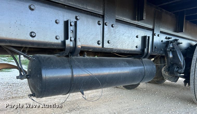 image for item MR9915 2015 Freightliner Business Class M2  flatbed truck