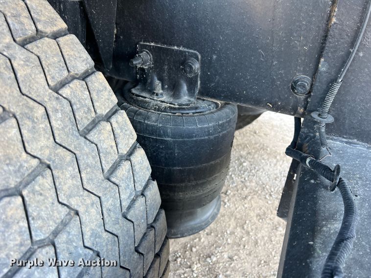 image for item MR9915 2015 Freightliner Business Class M2  flatbed truck