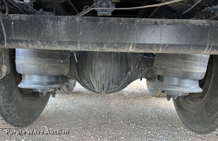 image for item MR9915 2015 Freightliner Business Class M2  flatbed truck