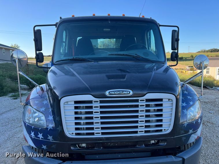 image for item MR9915 2015 Freightliner Business Class M2  flatbed truck