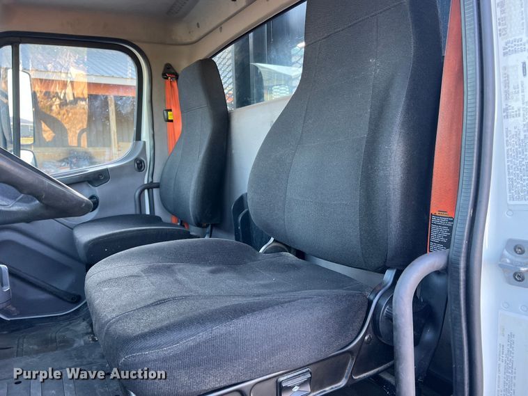 image for item MR9915 2015 Freightliner Business Class M2  flatbed truck