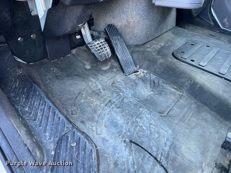 image for item MR9915 2015 Freightliner Business Class M2  flatbed truck