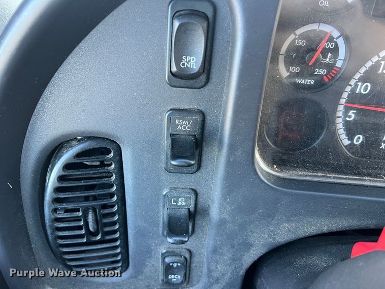 image for item MR9915 2015 Freightliner Business Class M2  flatbed truck