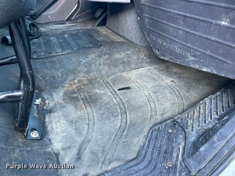 image for item MR9915 2015 Freightliner Business Class M2  flatbed truck