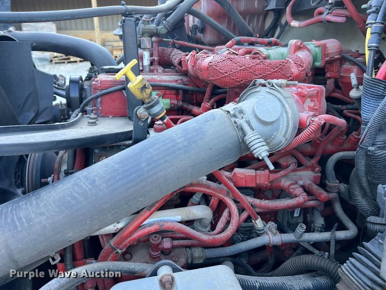 image for item MR9915 2015 Freightliner Business Class M2  flatbed truck