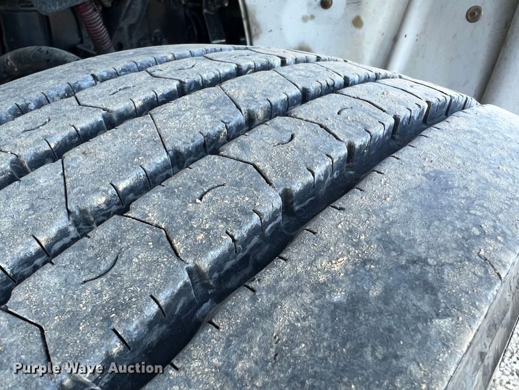 image for item MR9915 2015 Freightliner Business Class M2  flatbed truck