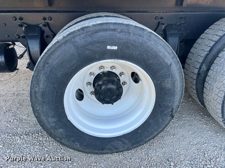 image for item MR9915 2015 Freightliner Business Class M2  flatbed truck