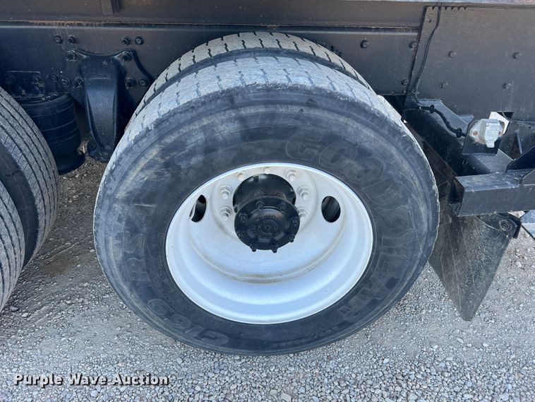 image for item MR9915 2015 Freightliner Business Class M2  flatbed truck