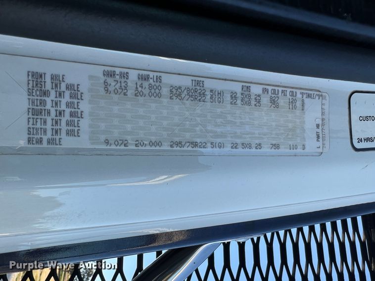 image for item MR9915 2015 Freightliner Business Class M2  flatbed truck