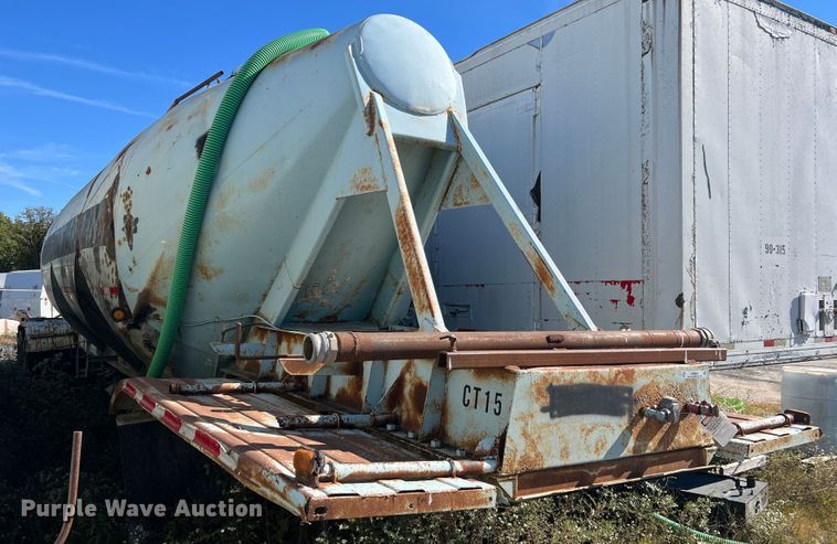 image for item MR9940 1978 Freuhauf  pneumatic dry bulk trailer