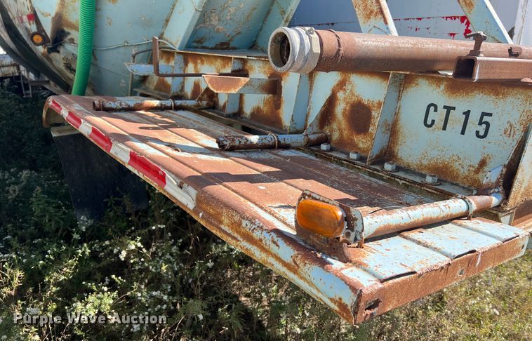 image for item MR9940 1978 Freuhauf  pneumatic dry bulk trailer