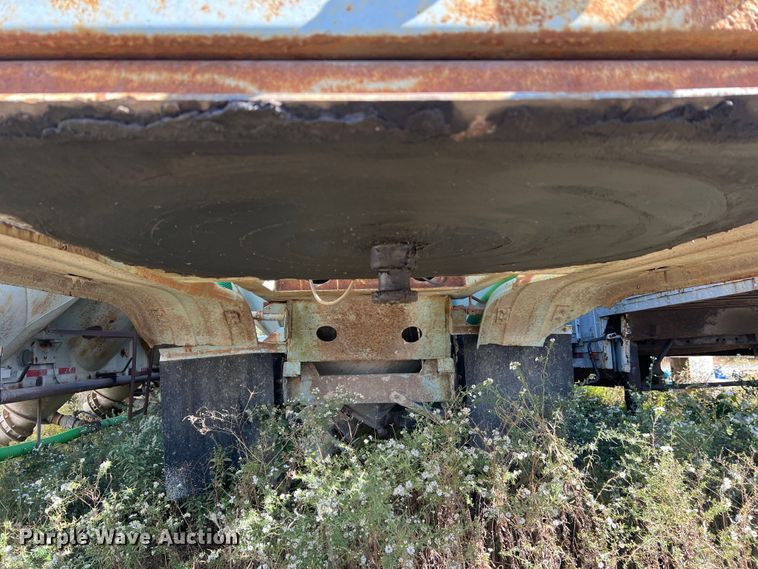 image for item MR9940 1978 Freuhauf  pneumatic dry bulk trailer